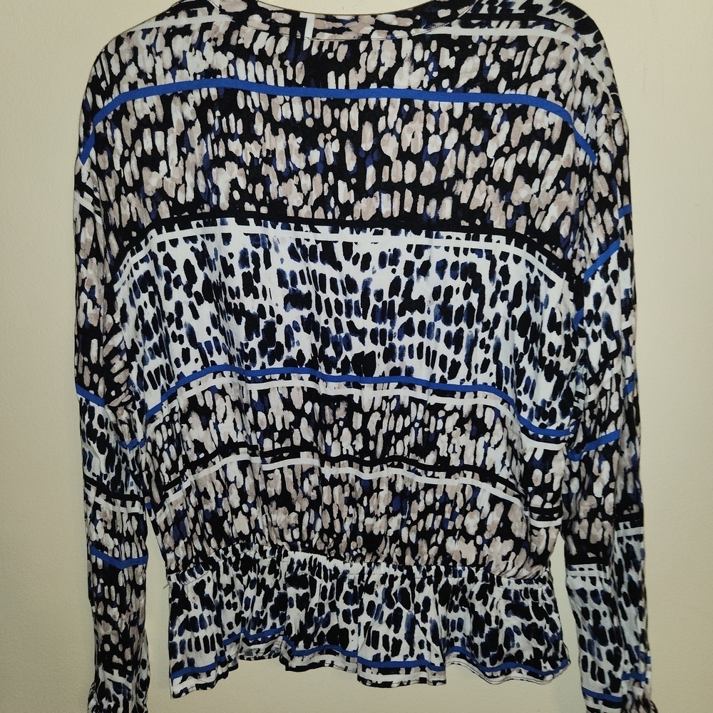 Jennifer Lopez Black and White Blouse with Blue Accents - Picture 3 of 5